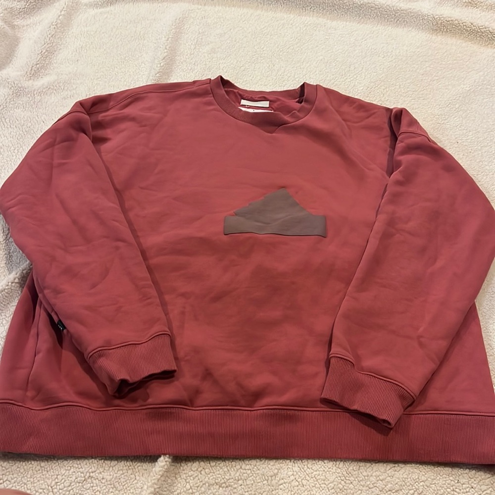 Men’s 2XL Adidas pullover. Maroon/rust colored.